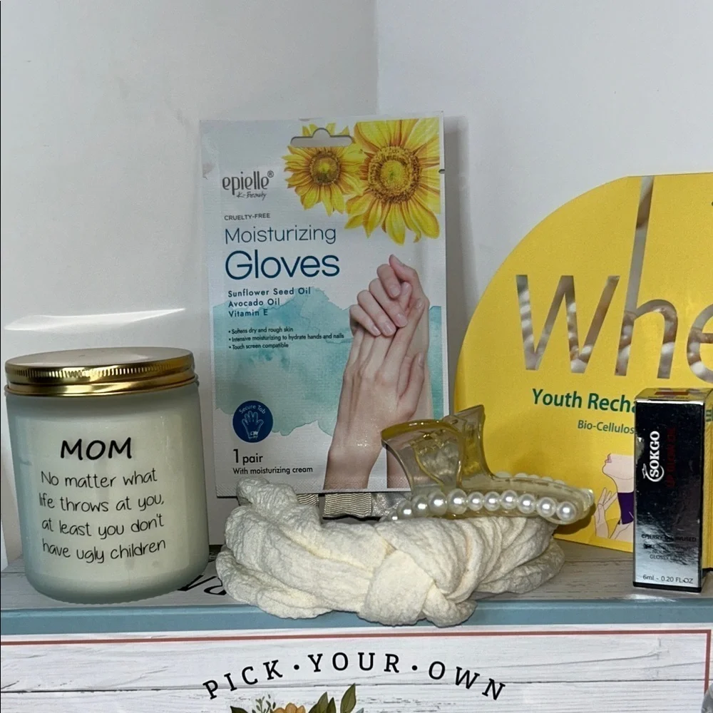 Mom’s Gift Set w/ Candle, Hair Accessories and Facial Products NWT Gift Box